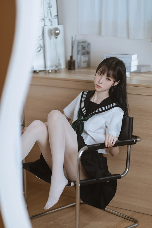 白丝水手服 - 许岚LAN