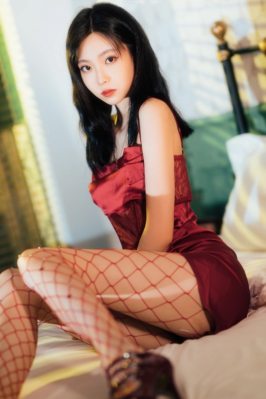 网袜红裙 - 许岚LAN
